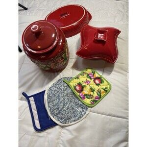 Cookware Red Foral Lot 3 With Oven Mits